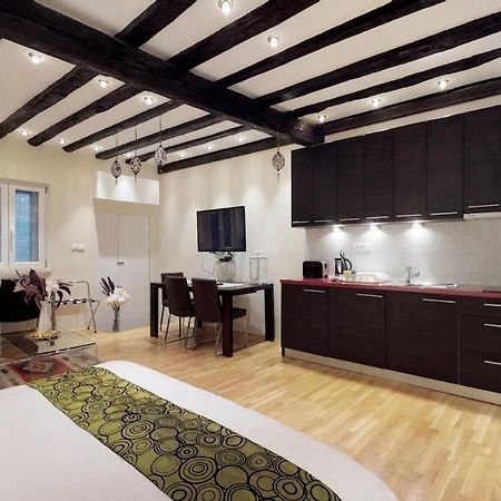 Diocletian Studio Apartments สปลิท ภายนอก รูปภาพ