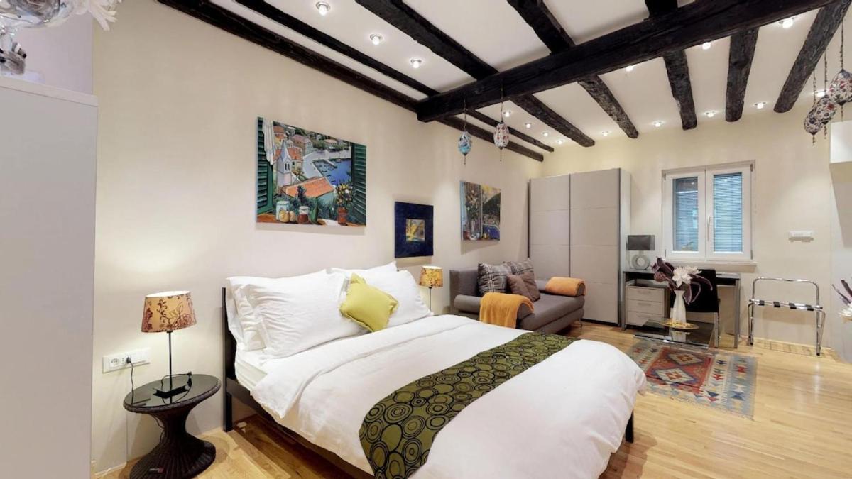 Diocletian Studio Apartments สปลิท ภายนอก รูปภาพ