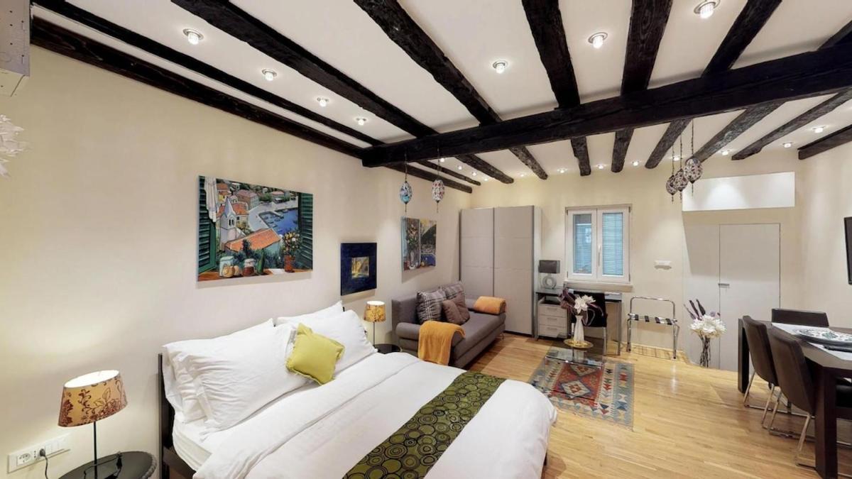 Diocletian Studio Apartments สปลิท ภายนอก รูปภาพ