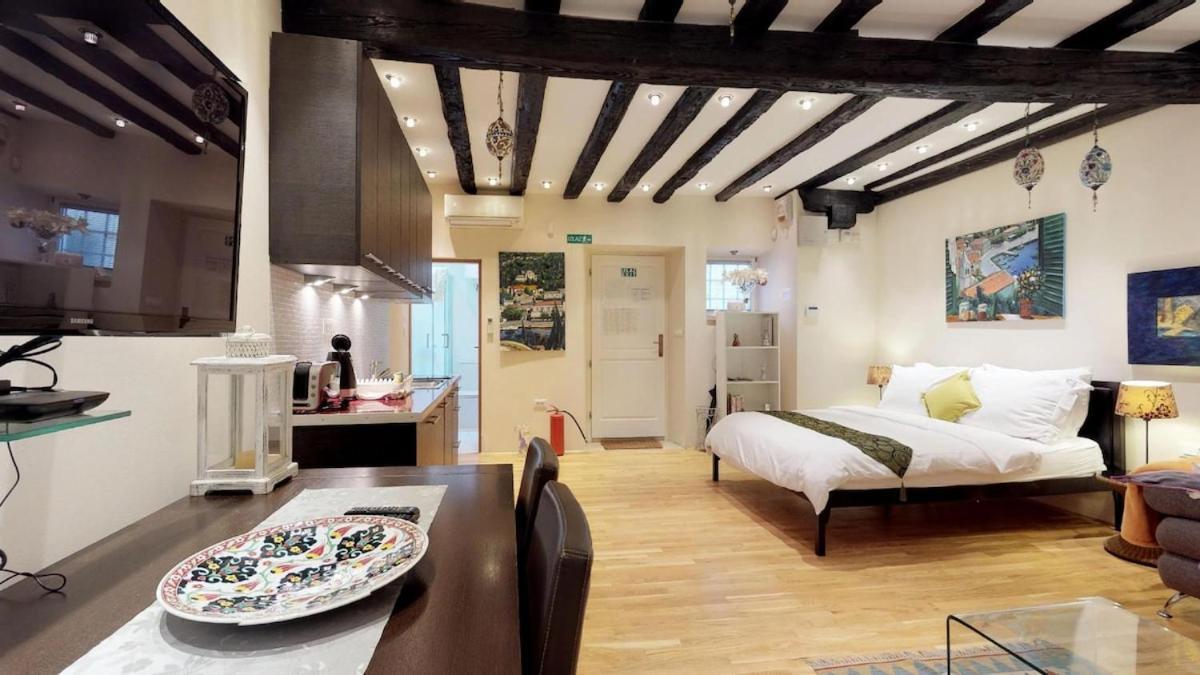 Diocletian Studio Apartments สปลิท ภายนอก รูปภาพ