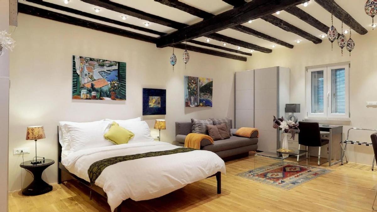 Diocletian Studio Apartments สปลิท ภายนอก รูปภาพ